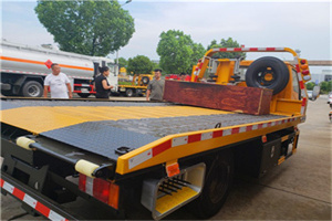 嘉定附近拖车电话号码服务