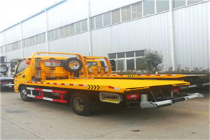 嘉定附近拖车救援搭电