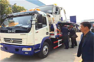 嘉定汽车道路救援拖车价格